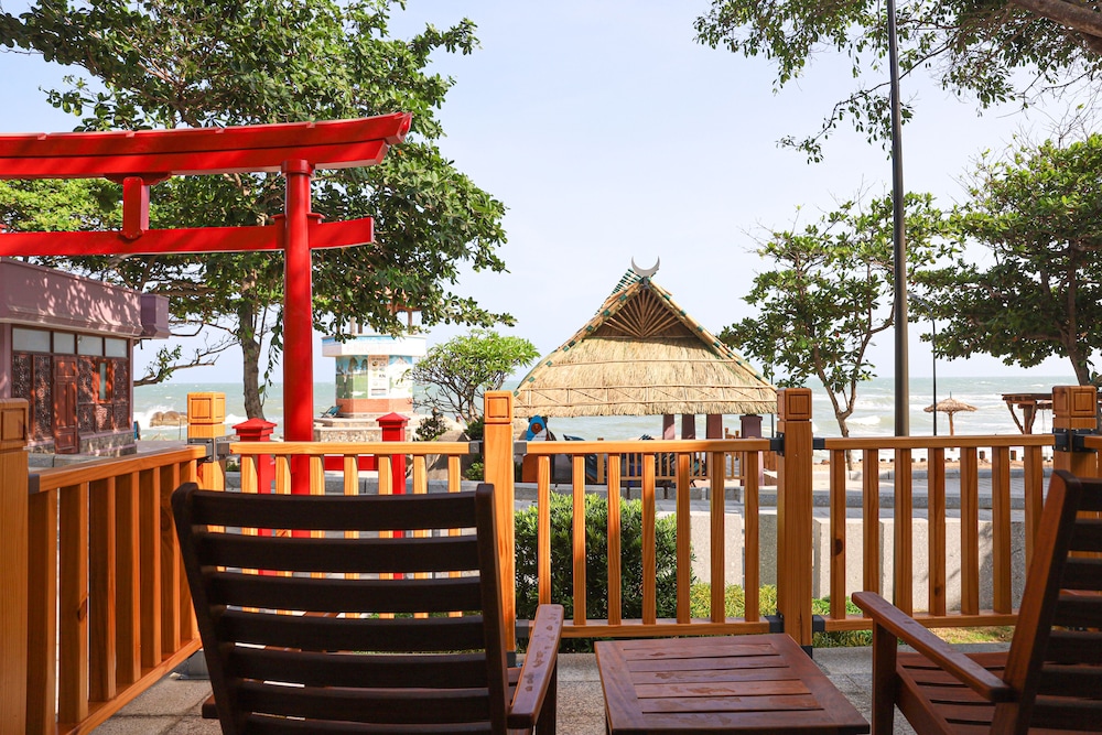 tran chau beach and resort
