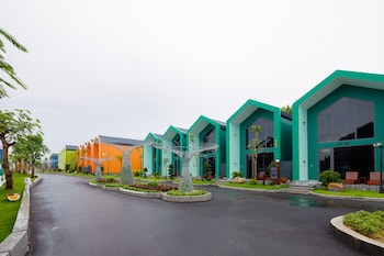 tran chau beach and resort