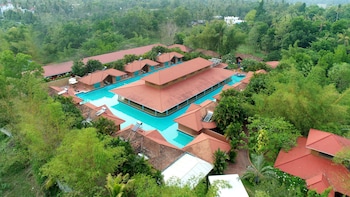 Saj Earth Resort