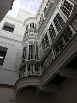 uma suites parada del marques