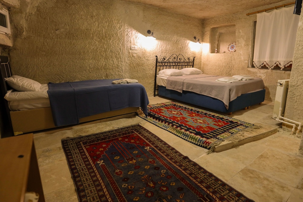 peri cave hotel