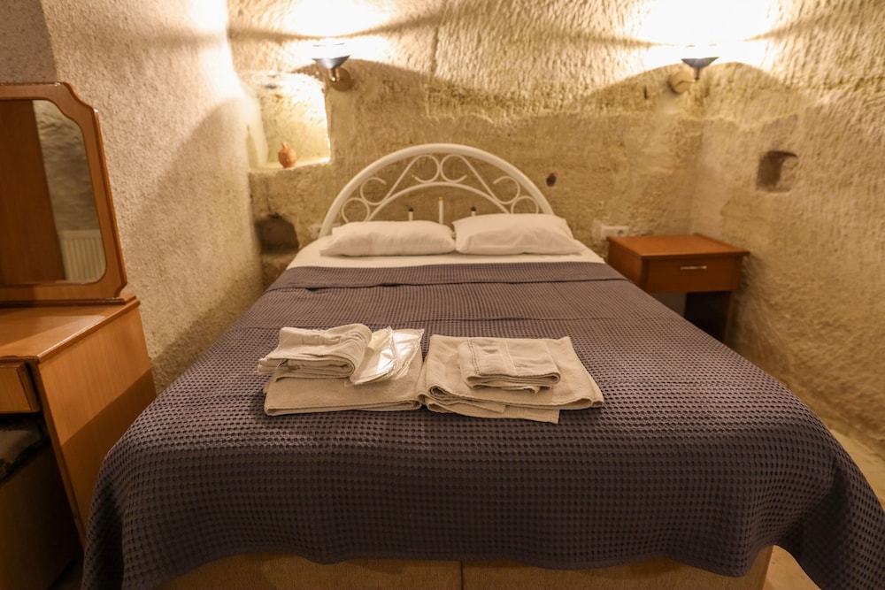 peri cave hotel