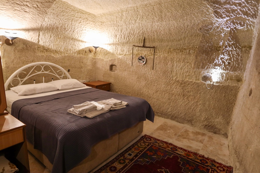 peri cave hotel