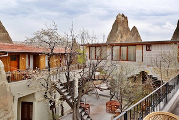 peri cave hotel