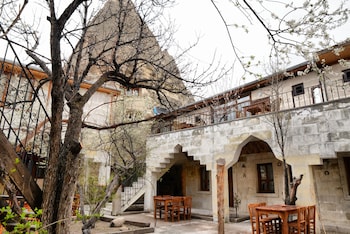 peri cave hotel