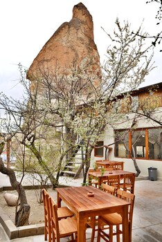 peri cave hotel