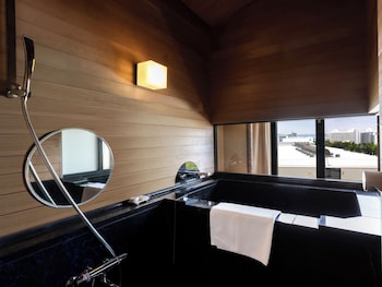 grand prince hotel osaka bay