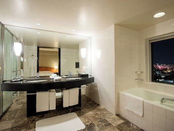 grand prince hotel osaka bay