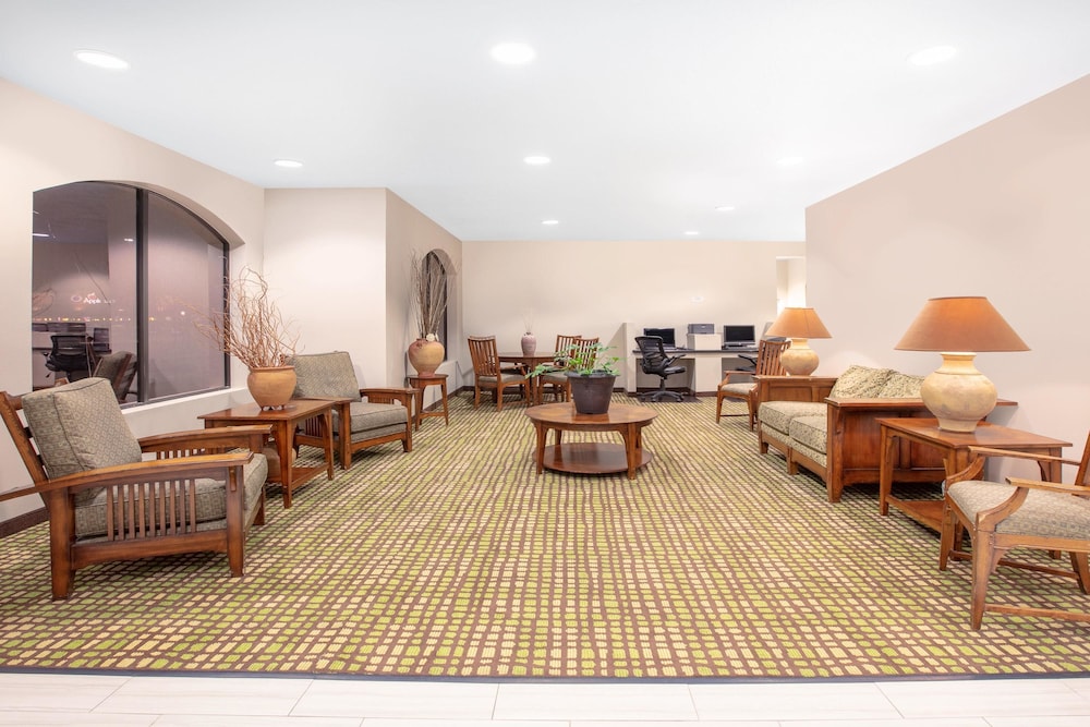 cash rewards inn and suites