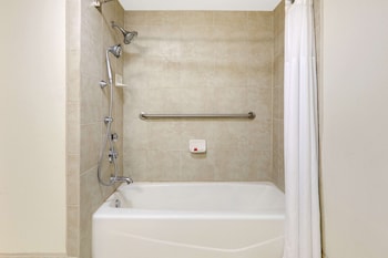 cash rewards inn and suites