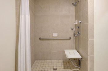 cash rewards inn and suites