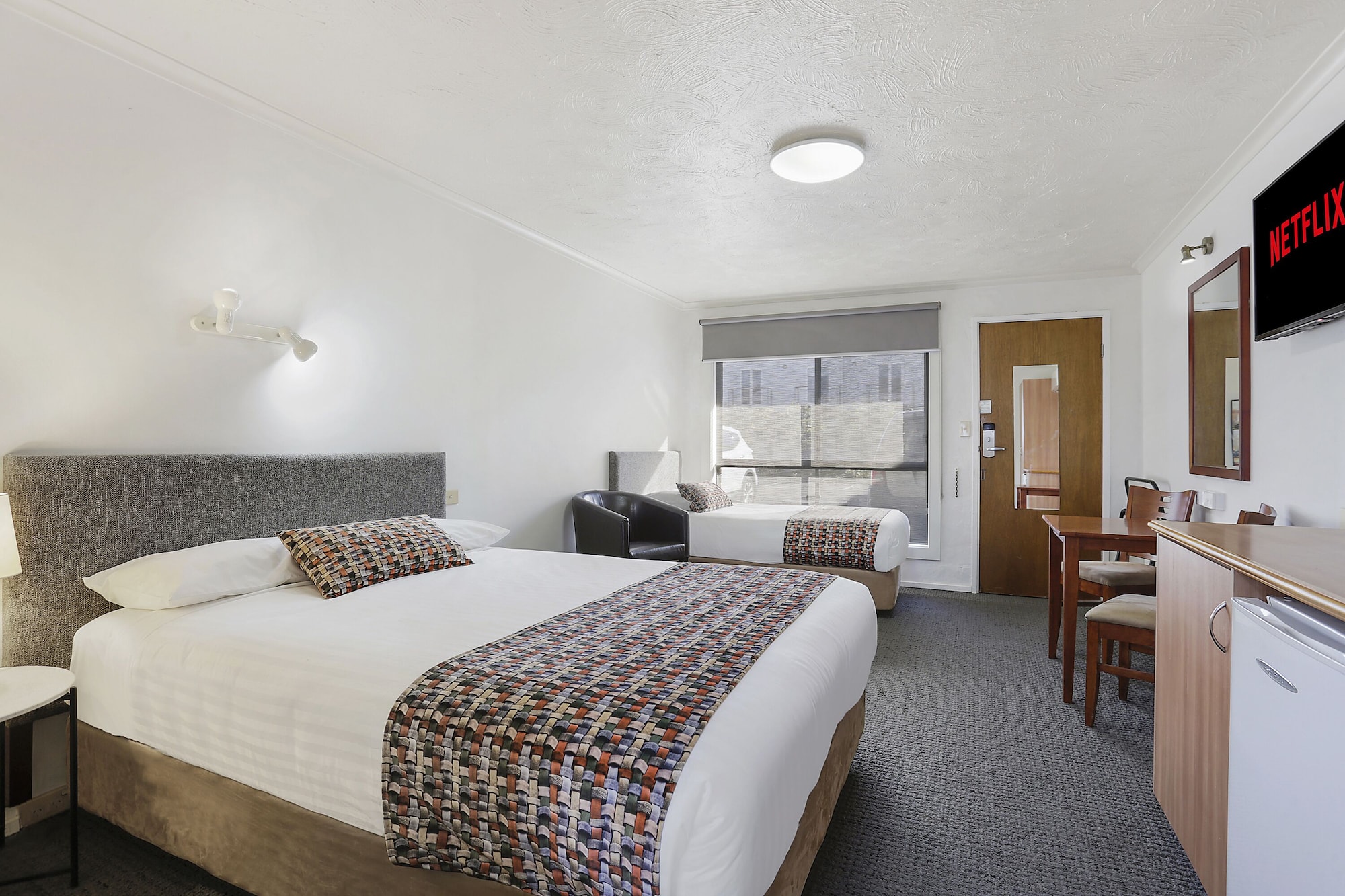 waves motel and apartments