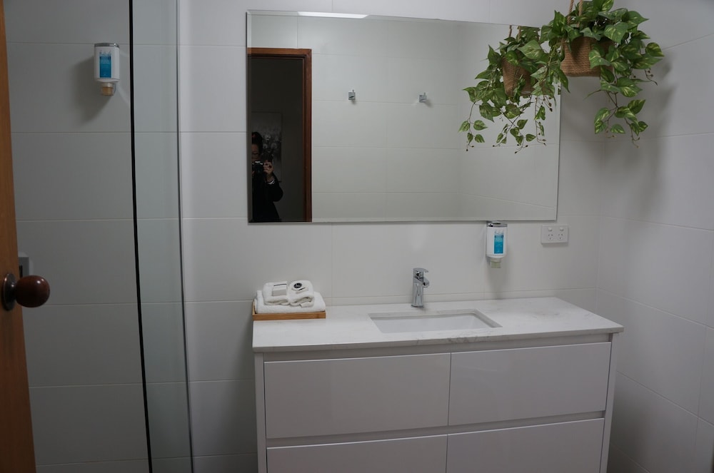 waves motel and apartments