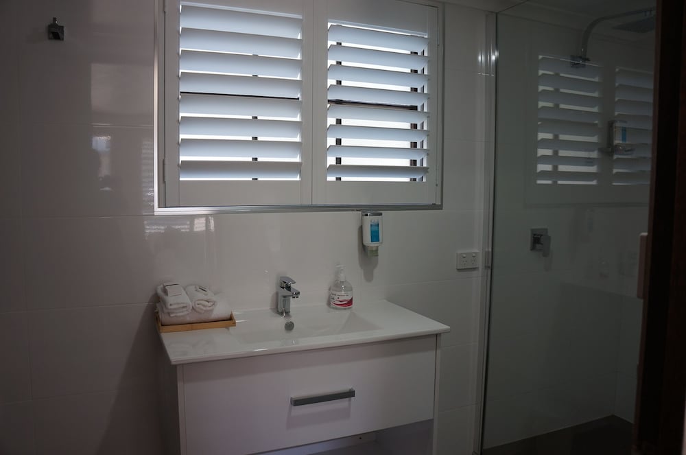 waves motel and apartments