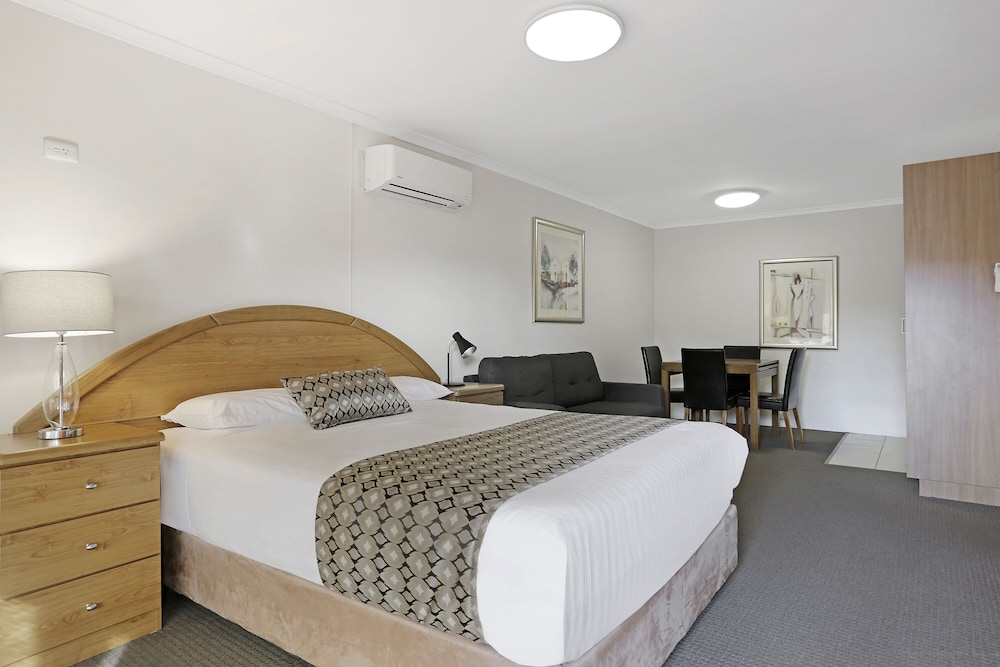 waves motel and apartments