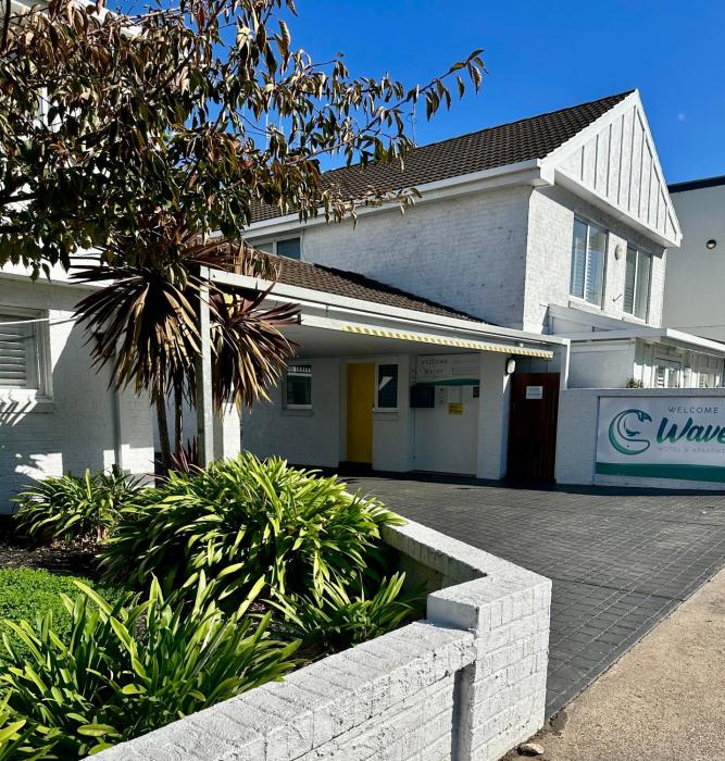 waves motel and apartments