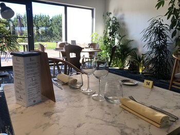 artemis hotel and spa bistro coquet