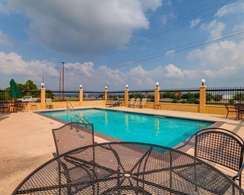 comfort suites lake ray hubbard