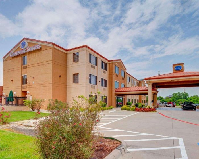comfort suites lake ray hubbard