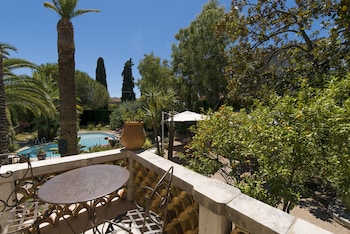 hotel villa roseraie