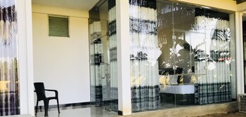 rivonway hotel and tours polonnaruwa