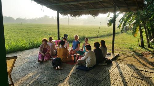 rivonway hotel and tours polonnaruwa