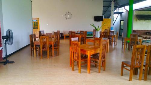 rivonway hotel and tours polonnaruwa