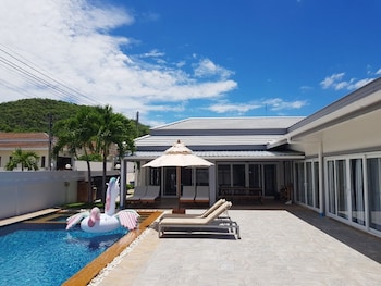 punika pool villa hua hin