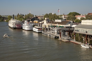 embassy suites by hilton sacramento riverfront promenade