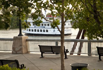 embassy suites by hilton sacramento riverfront promenade