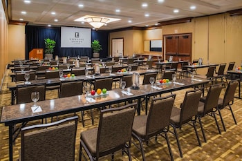 embassy suites by hilton sacramento riverfront promenade