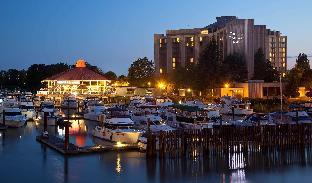 radisson blu vancouver airport hotel and marina