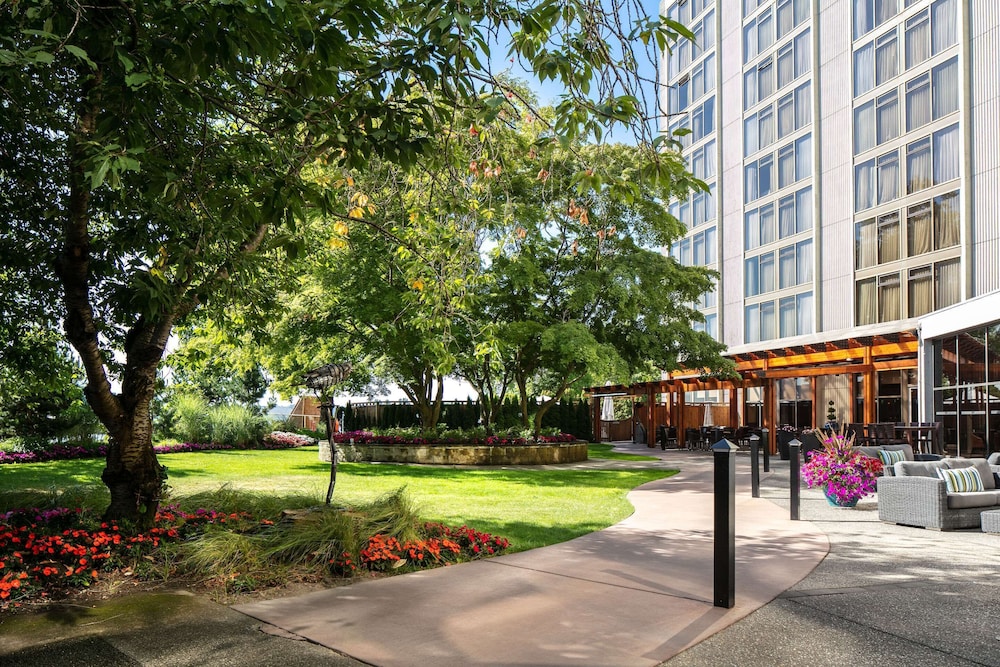 radisson blu vancouver airport hotel and marina