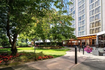 radisson blu vancouver airport hotel and marina