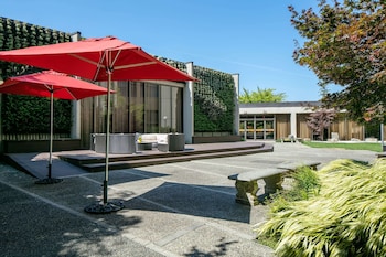 radisson blu vancouver airport hotel and marina