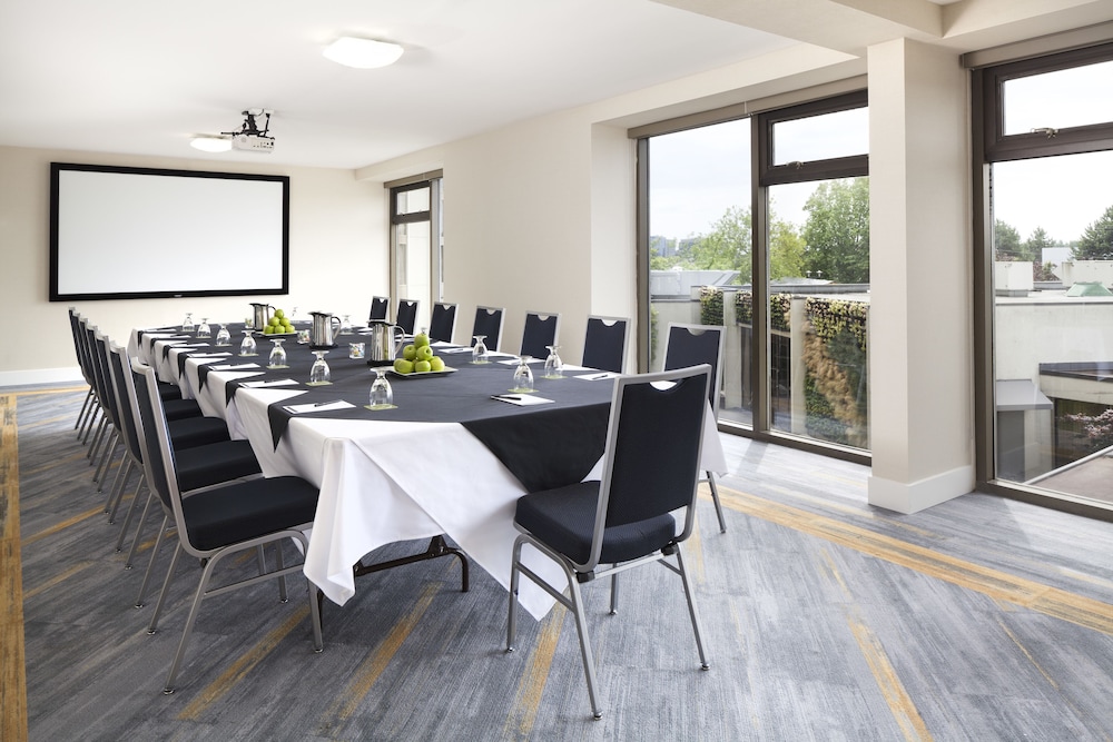 radisson blu vancouver airport hotel and marina