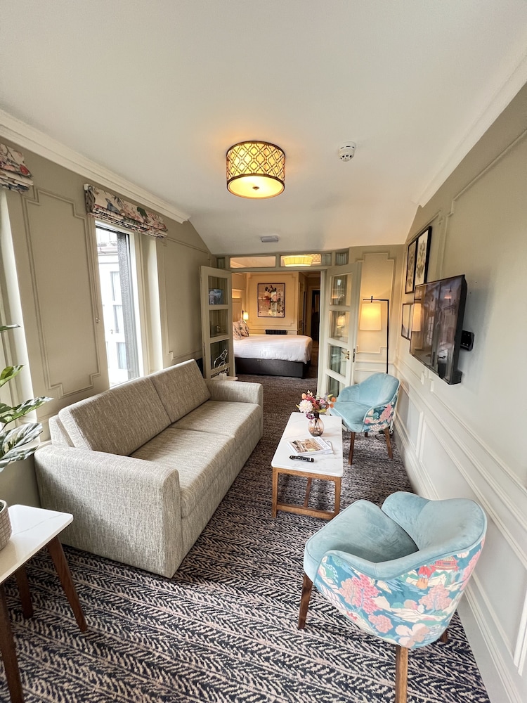 waterloo townhouse and suites