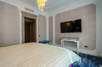 w regal boutiqueandspa