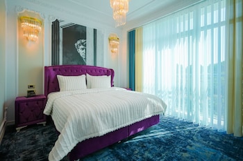 w regal boutiqueandspa