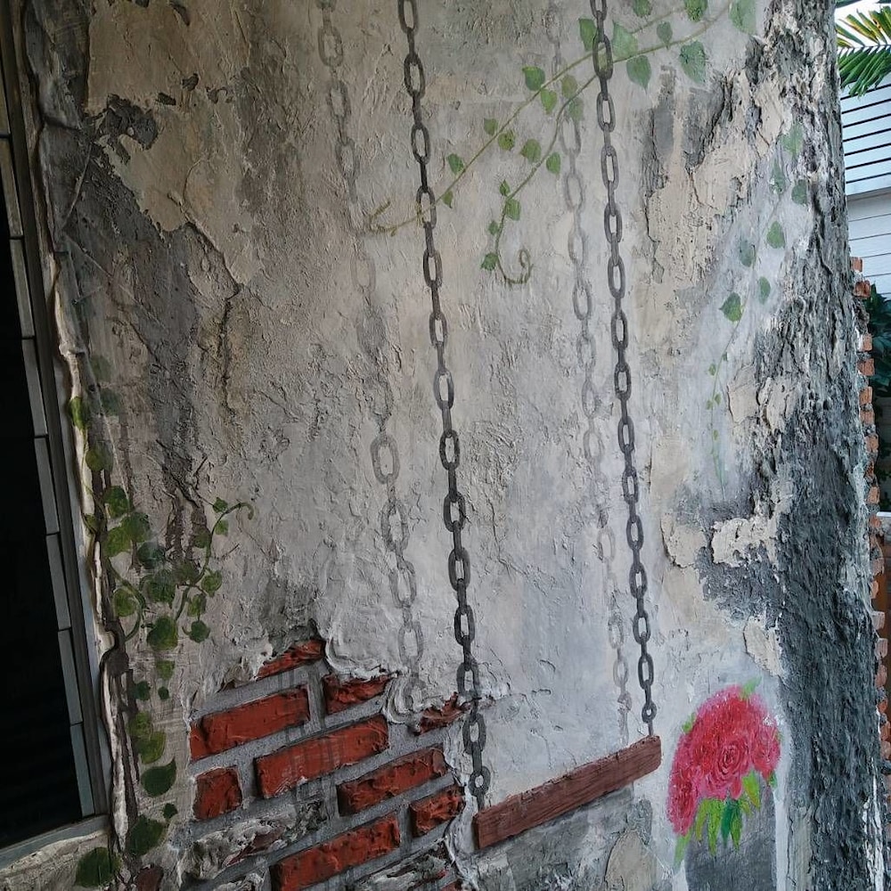 roomquest amphawa floating market 1