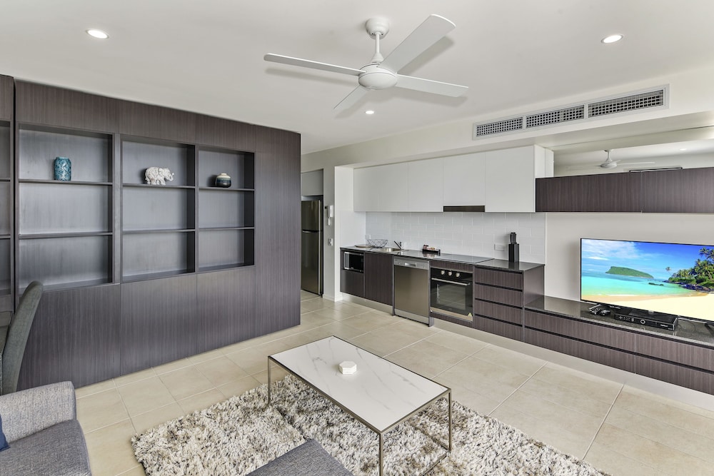 property vine north shore kawana and waterline