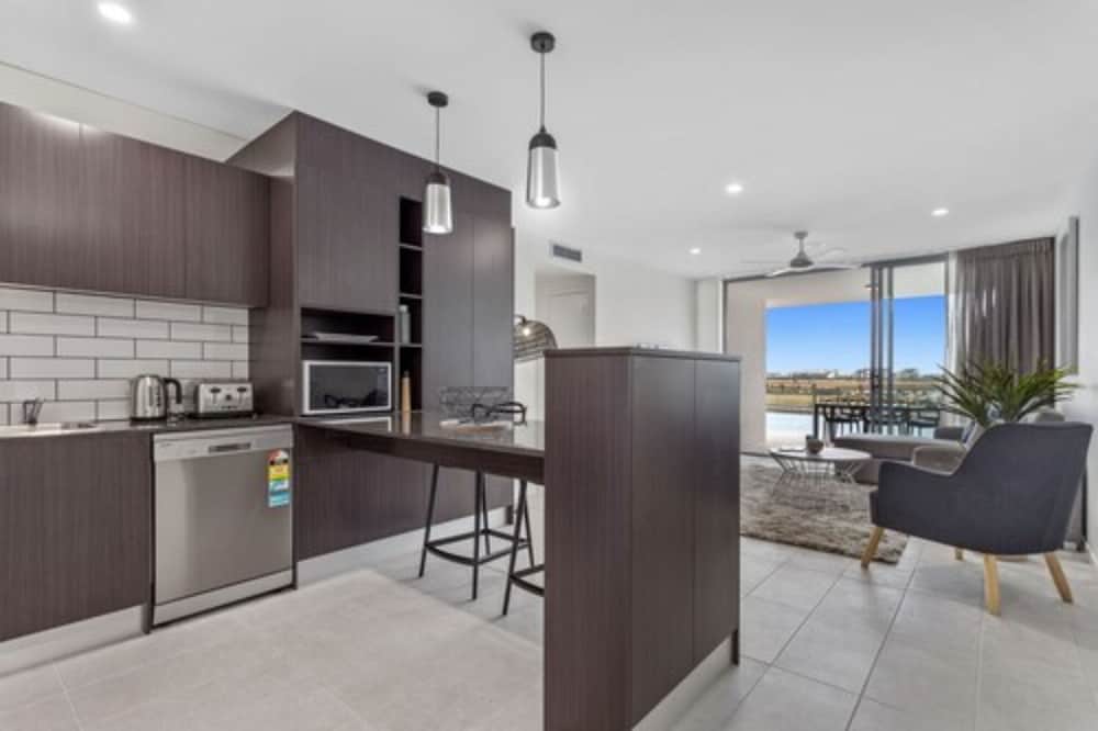 property vine north shore kawana and waterline