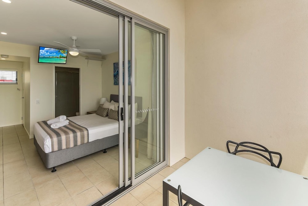 property vine north shore kawana and waterline