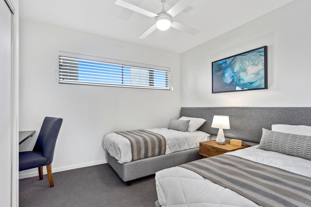 property vine north shore kawana and waterline