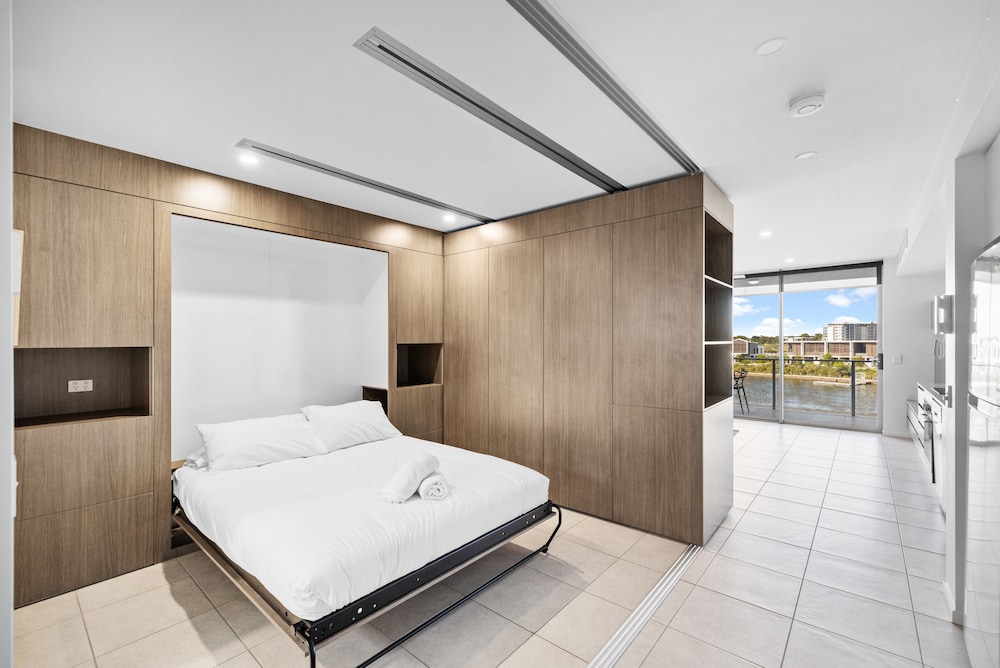property vine north shore kawana and waterline