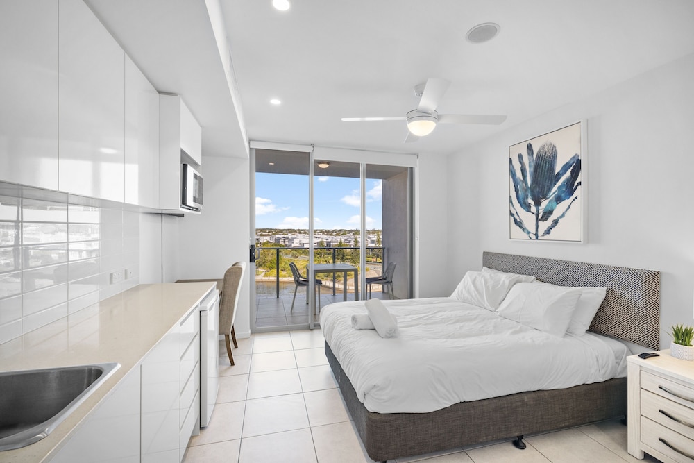 property vine north shore kawana and waterline