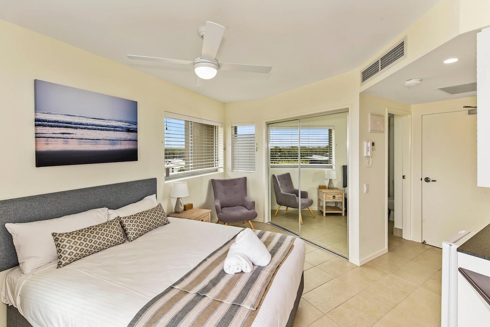 property vine north shore kawana and waterline