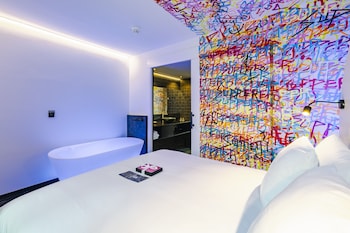 supper hotel