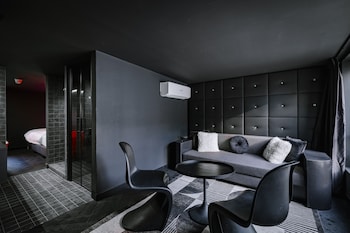 supper hotel