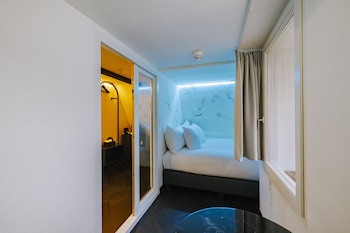 supper hotel